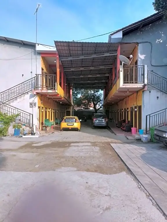 Пекалонган: Near Jalan Tol 1