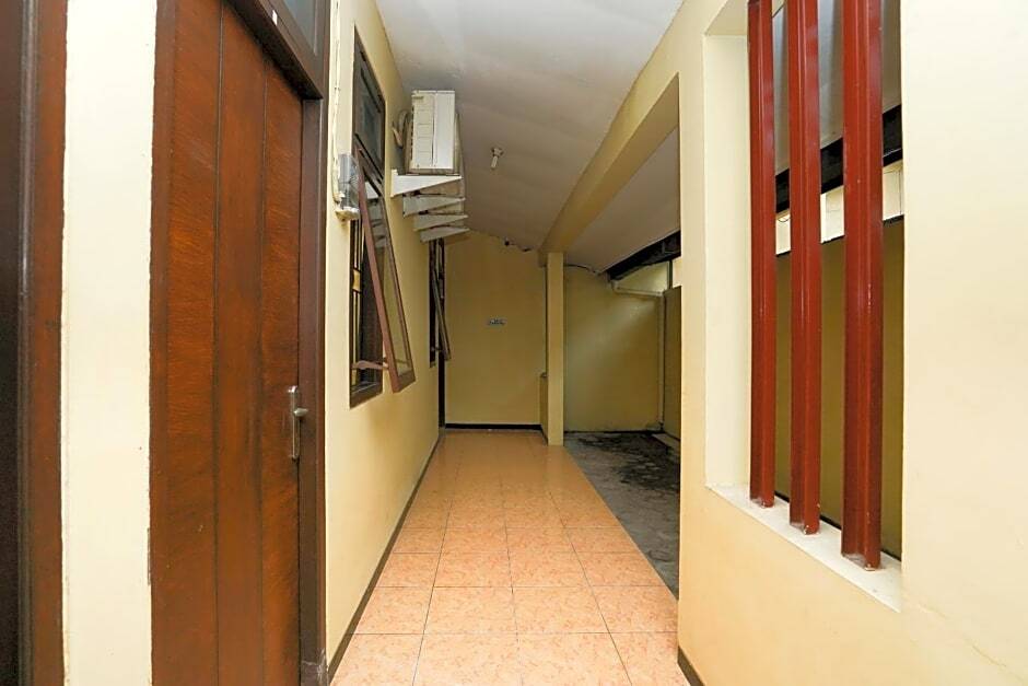 Сурабая: OYO Life 2905 Kost Semampir Tengah Near RSU Premier Surabaya Kota Surabaya