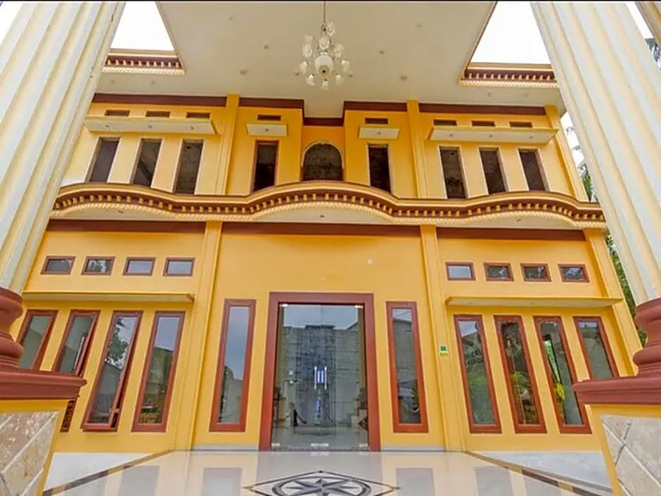 Тренгалек: Karanggoso Indah Hotel