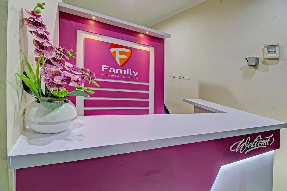Тулунгагунг: Super OYO 91202 Family Guest House Syariah