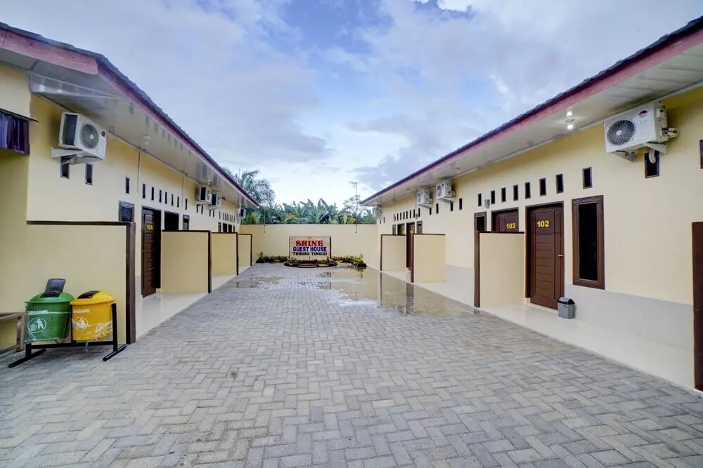 Тебингтинги: OYO 90773 Shine Guest House