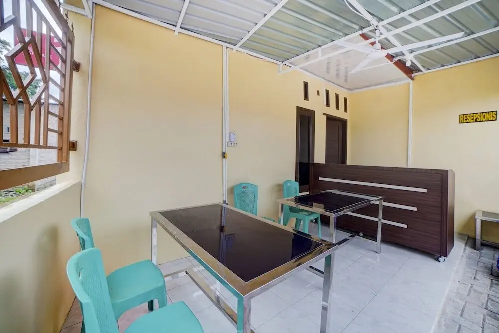 Тебингтинги: OYO 90773 Shine Guest House