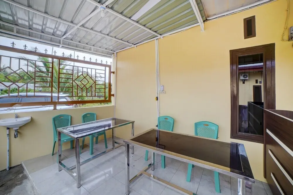 Тебингтинги: OYO 90773 Shine Guest House