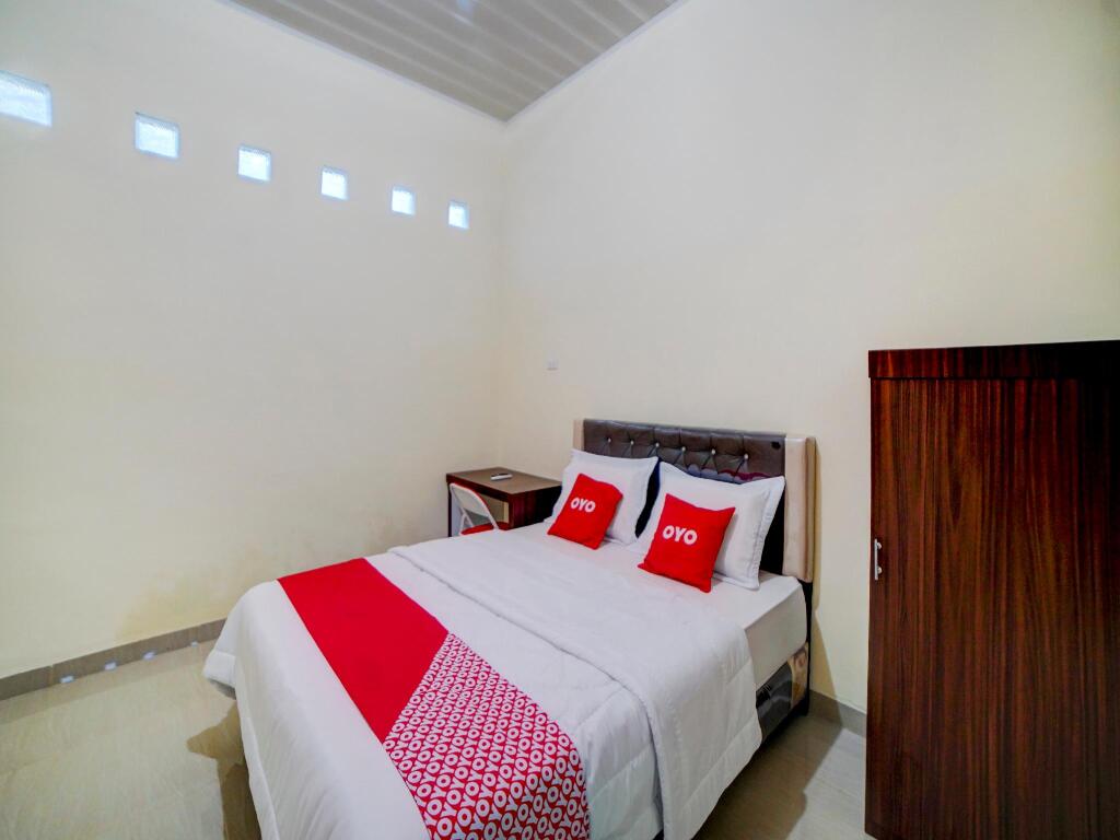 Тебингтинги: OYO 90773 Shine Guest House