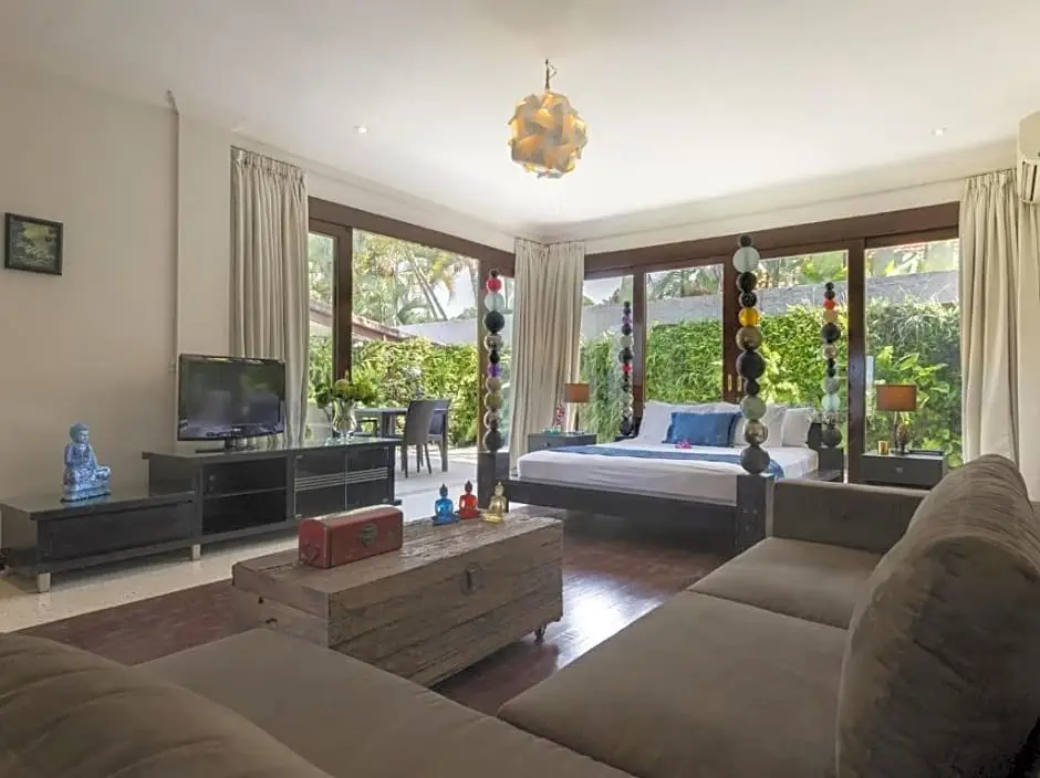Переренан: Spacious 8 bedroom pool villa in Canggu
