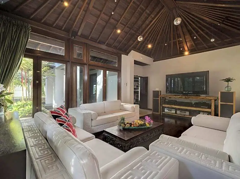 Переренан: Spacious 8 bedroom pool villa in Canggu