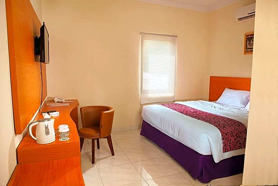 Уэймули: Krakatau Kahai Beach Hotel