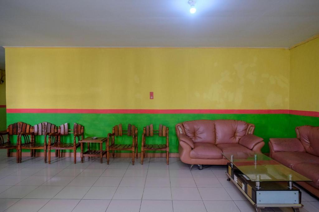 Паре-Паре: RedDoorz near Pelabuhan Nusantara Parepare