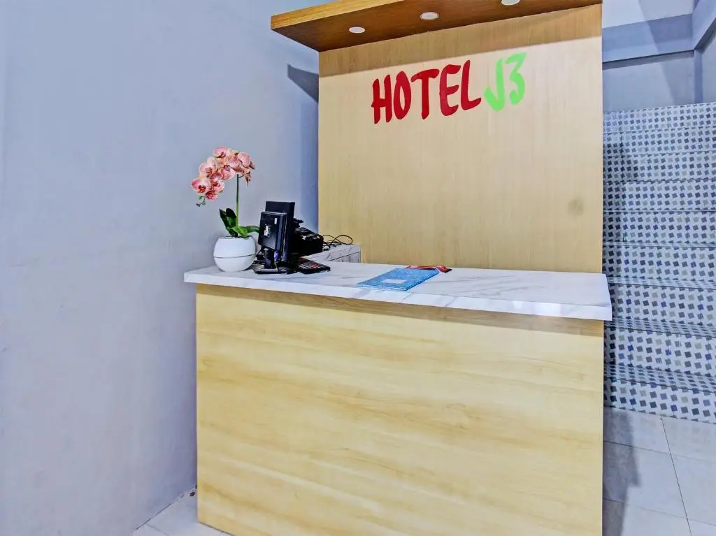 Jerowaru: Hotel J3 by OYO