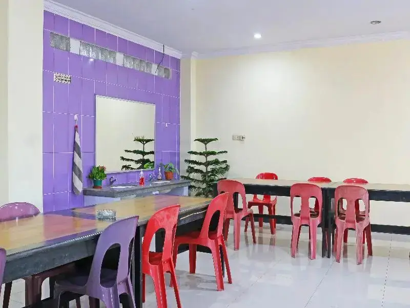 Сое: Collection O 91517 Hotel Gajah Mada Soe