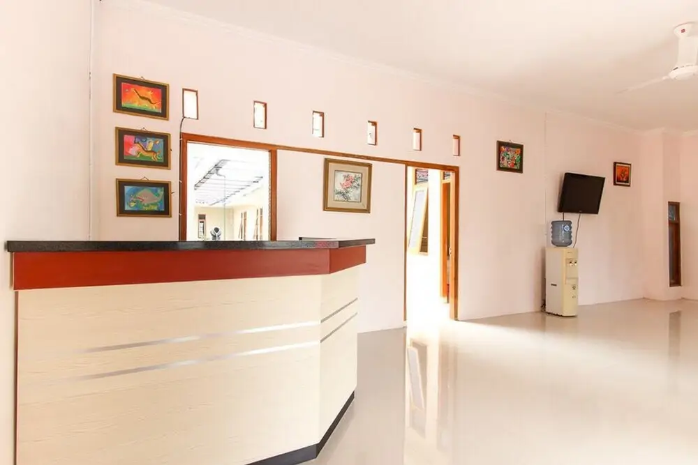 Суракарта: Formerly RedDoorz near Balekambang City Park