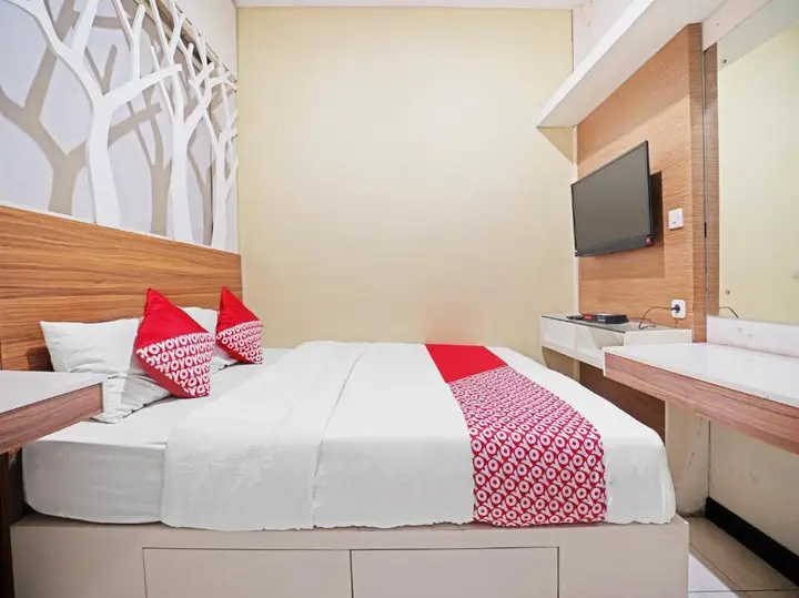 Депок: 91342 Tatti Inn