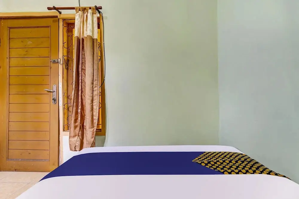 Сумеданг: SPOT ON 91159 Kost Putrana Syariah