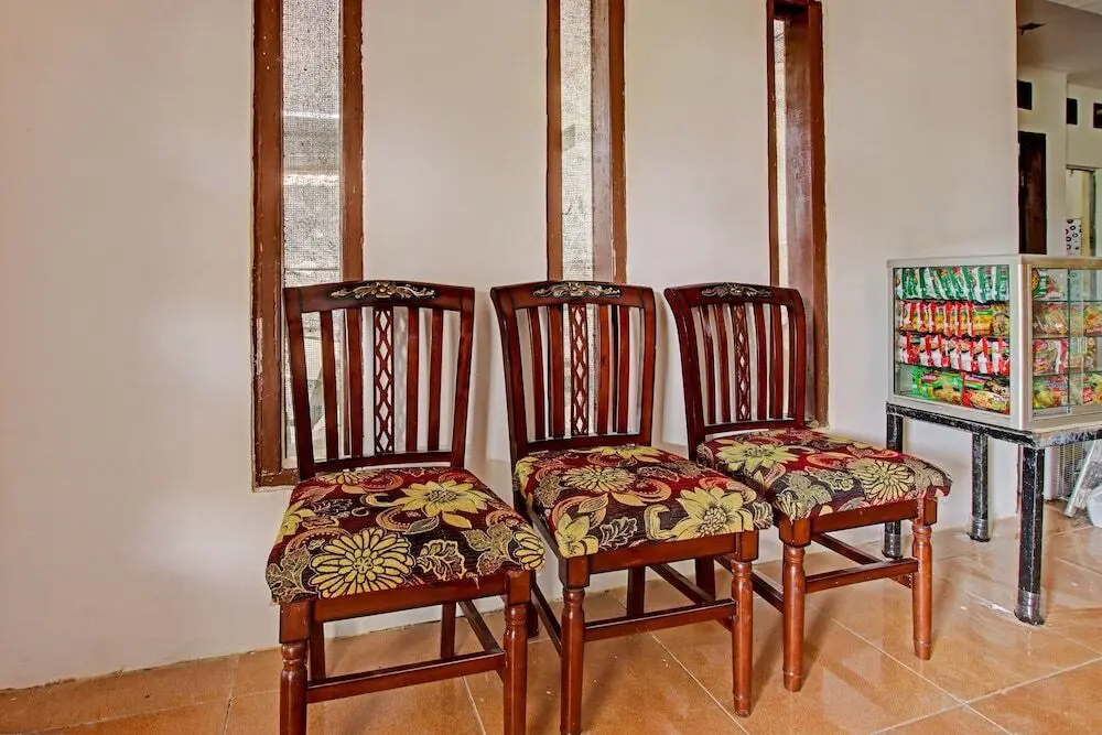 Чиребон: OYO 91506 Kedai Cinta Guest House
