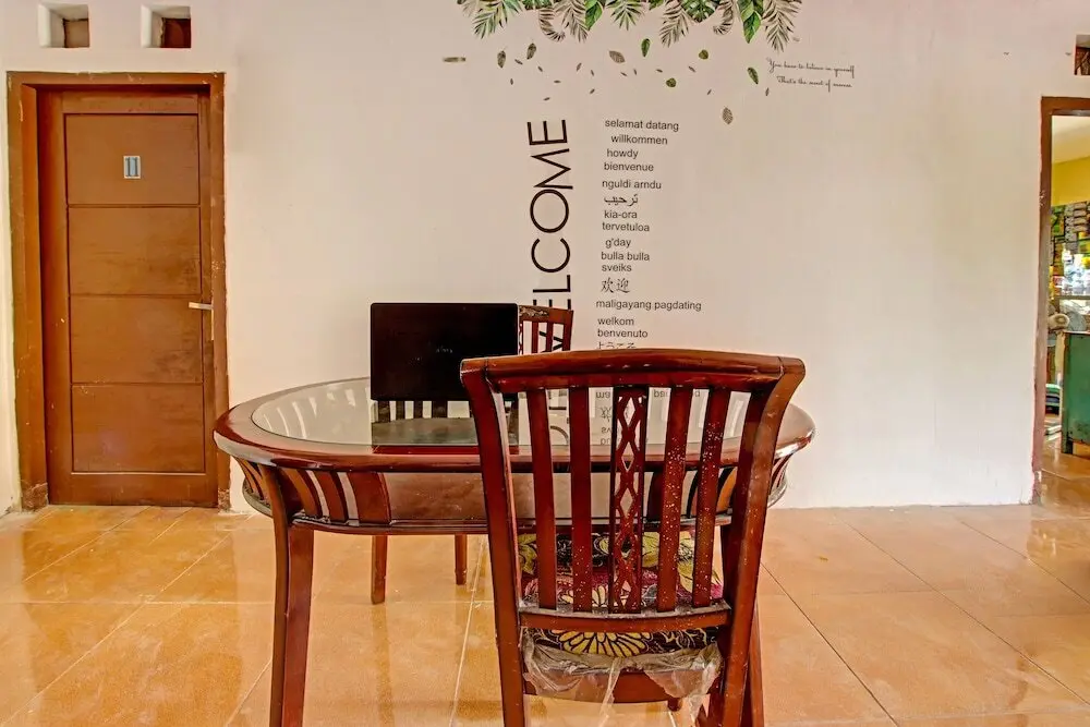 Чиребон: OYO 91506 Kedai Cinta Guest House