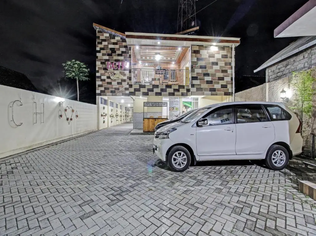 Тулунгагунг: Oyo 91429 Butterfly Kost
