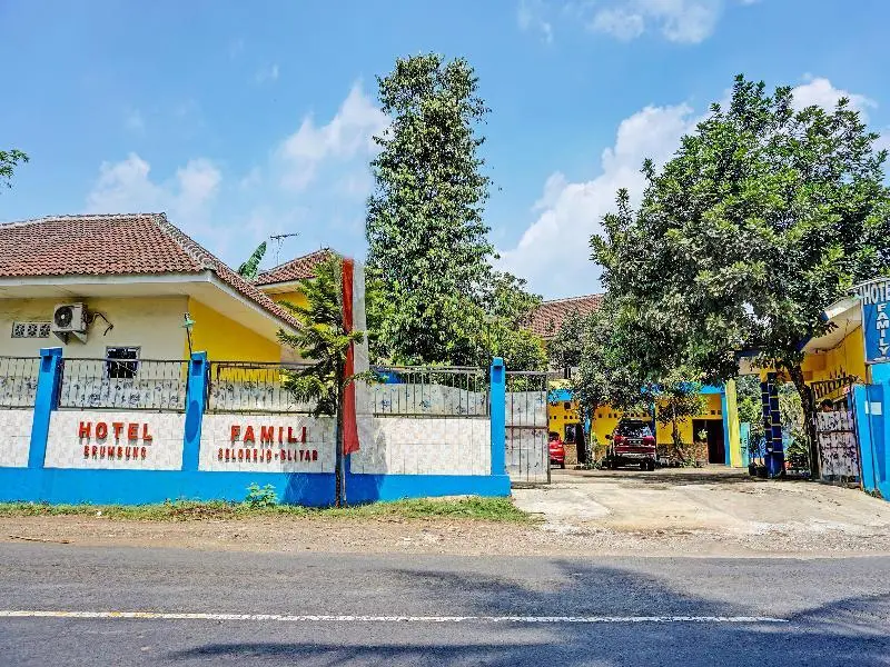 Селореджо: Oyo 91573 Hotel Family Blitar