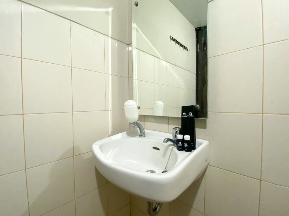 Бекаси: Full Furnished With Simply Look Studio Room Mont Blanc Bekasi Apartment