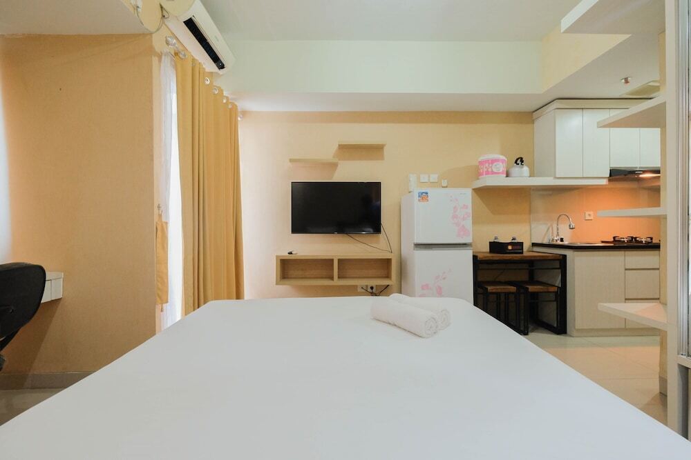 Бекаси: Clean Studio Apartment @ Grand Dhika City