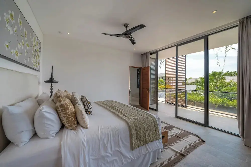 Чангу: Villa Vida Mira - Elegant 4BR Beachside Villa in Canggu