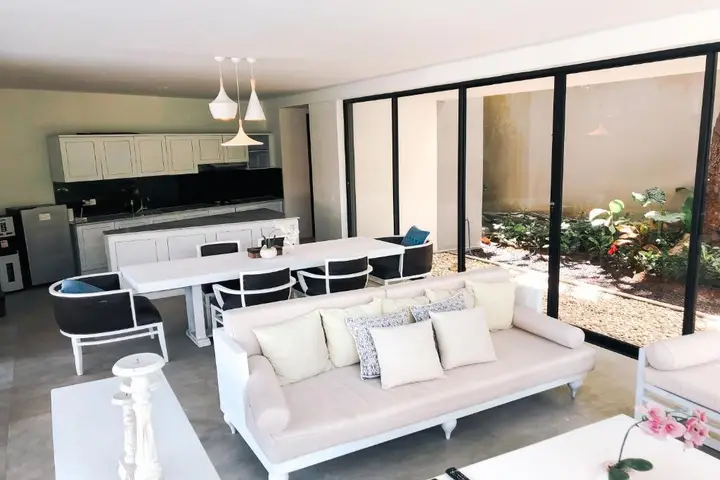Беноа: Skati Villa