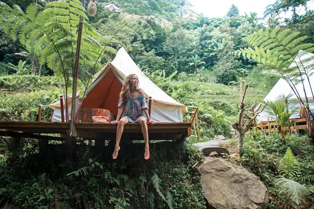 Кубутамбахан: Glamping tent near the waterfall