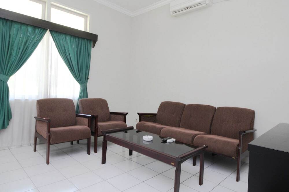 Чилегон: Krakatau Town House