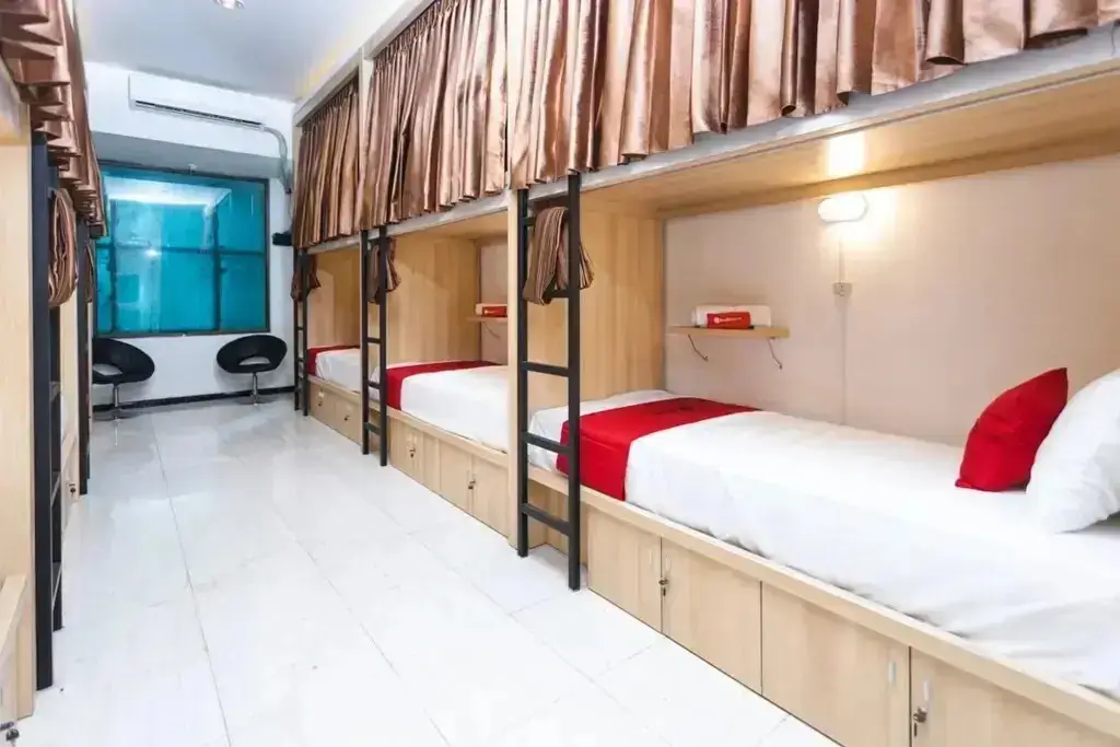 Маланг: Reddoorz Hostel @ Malang City Center