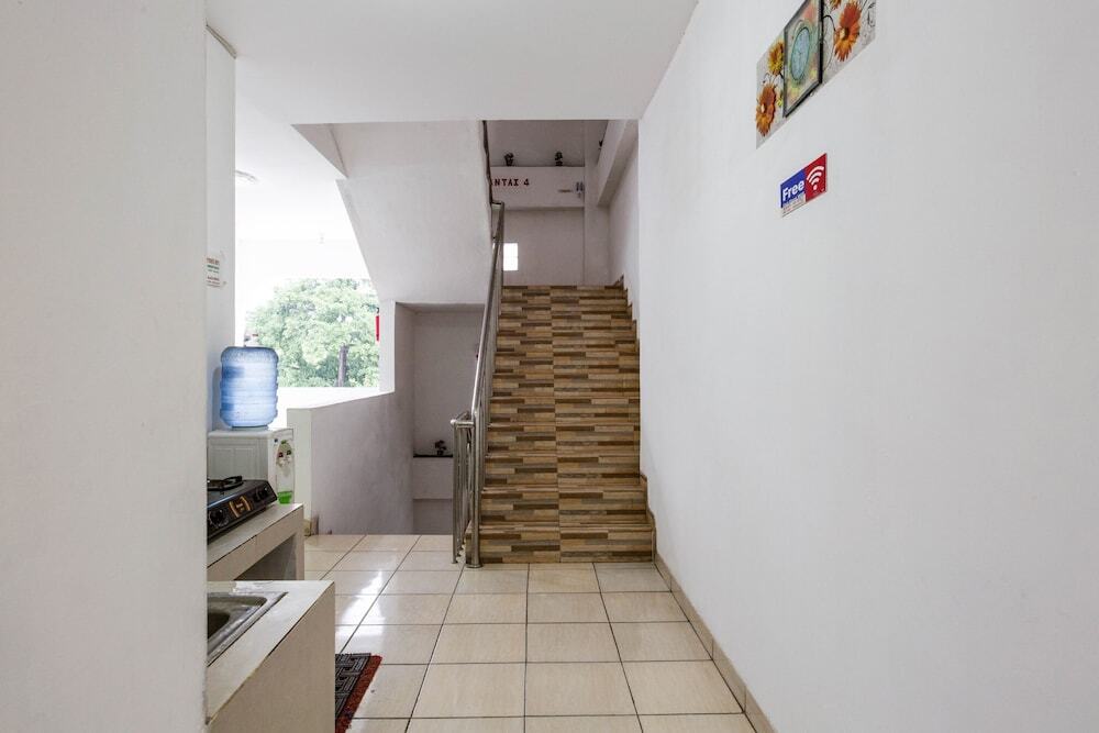 Палембанг: Alex Hostel by OYO Rooms