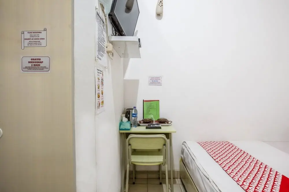 Палембанг: Alex Hostel by OYO Rooms