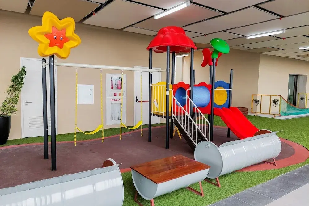 Южный Тангеранг: Cozy Living Studio At Transpark Bintaro Apartment