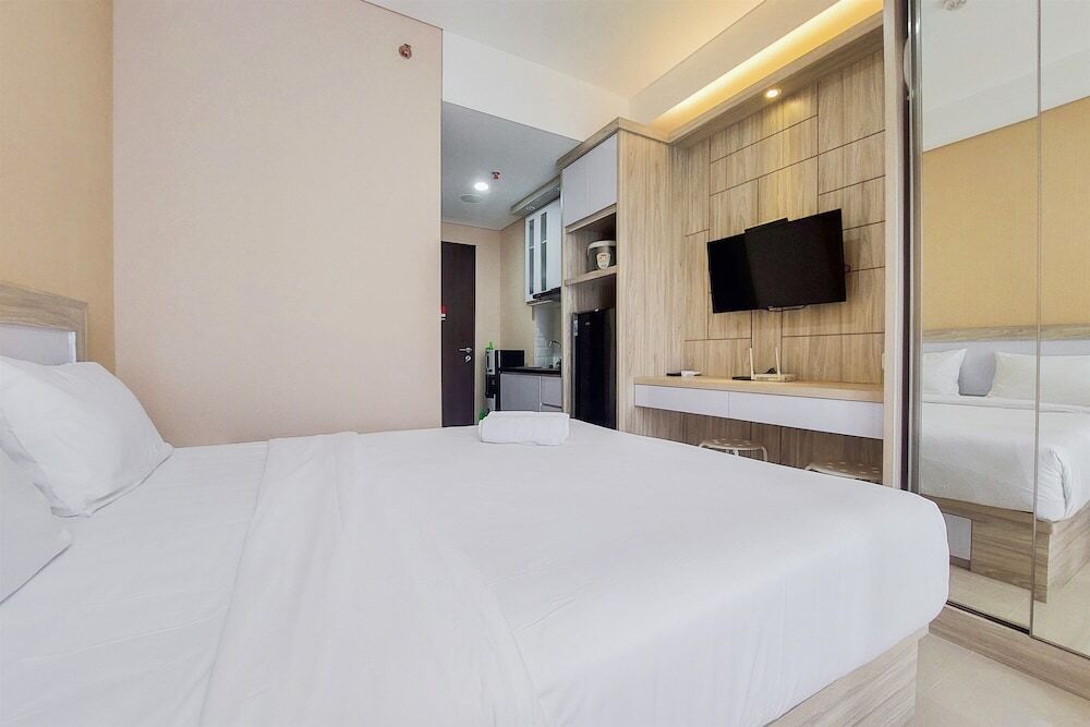 Южный Тангеранг: Cozy Living Studio At Transpark Bintaro Apartment