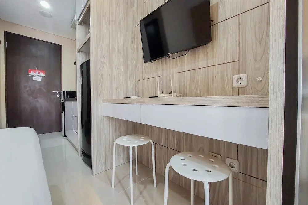 Южный Тангеранг: Cozy Living Studio At Transpark Bintaro Apartment