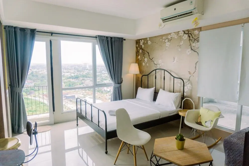 Южный Тангеранг: Cozy Studio Bintaro Plaza Residence Breeze Tower Apartment