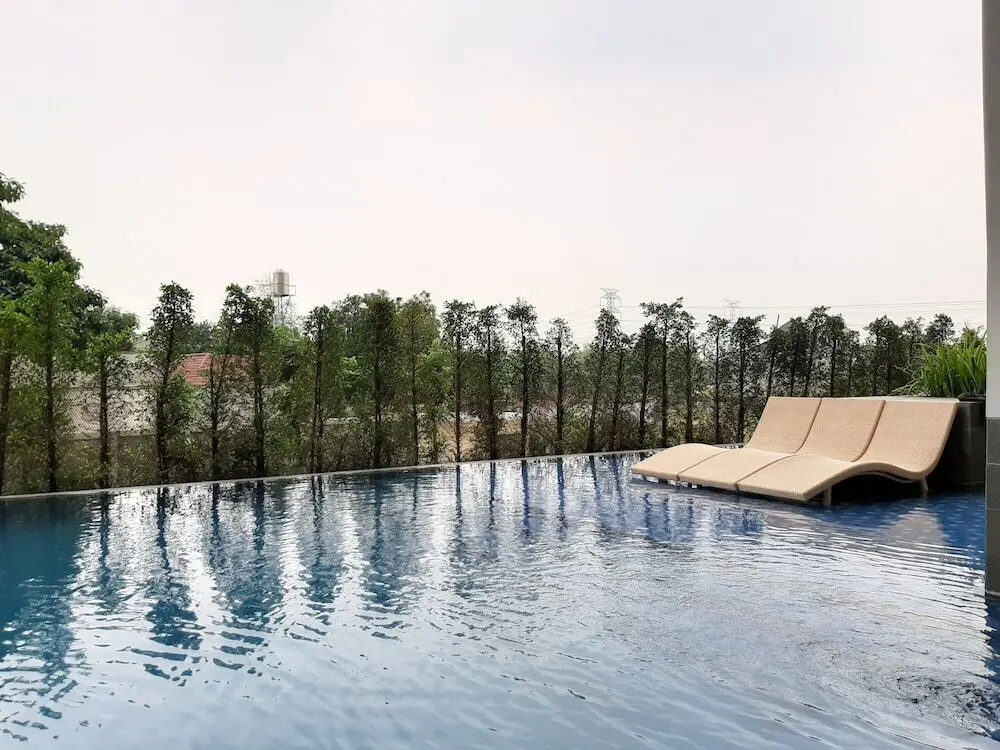 Южный Тангеранг: Cozy Studio Bintaro Plaza Residence Breeze Tower Apartment