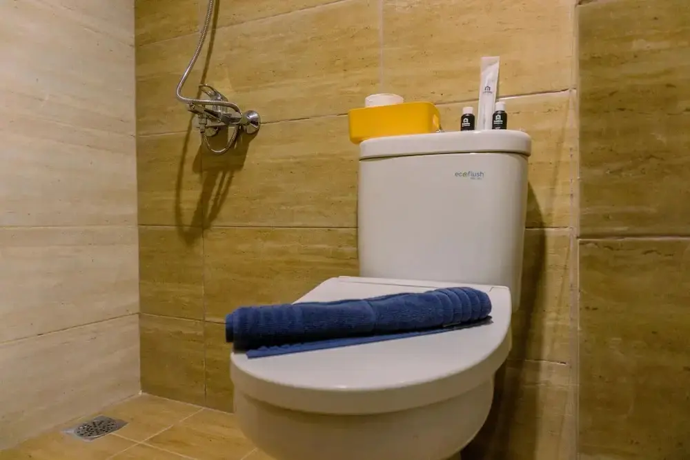 Южный Тангеранг: Cozy Studio Bintaro Plaza Residence Breeze Tower Apartment