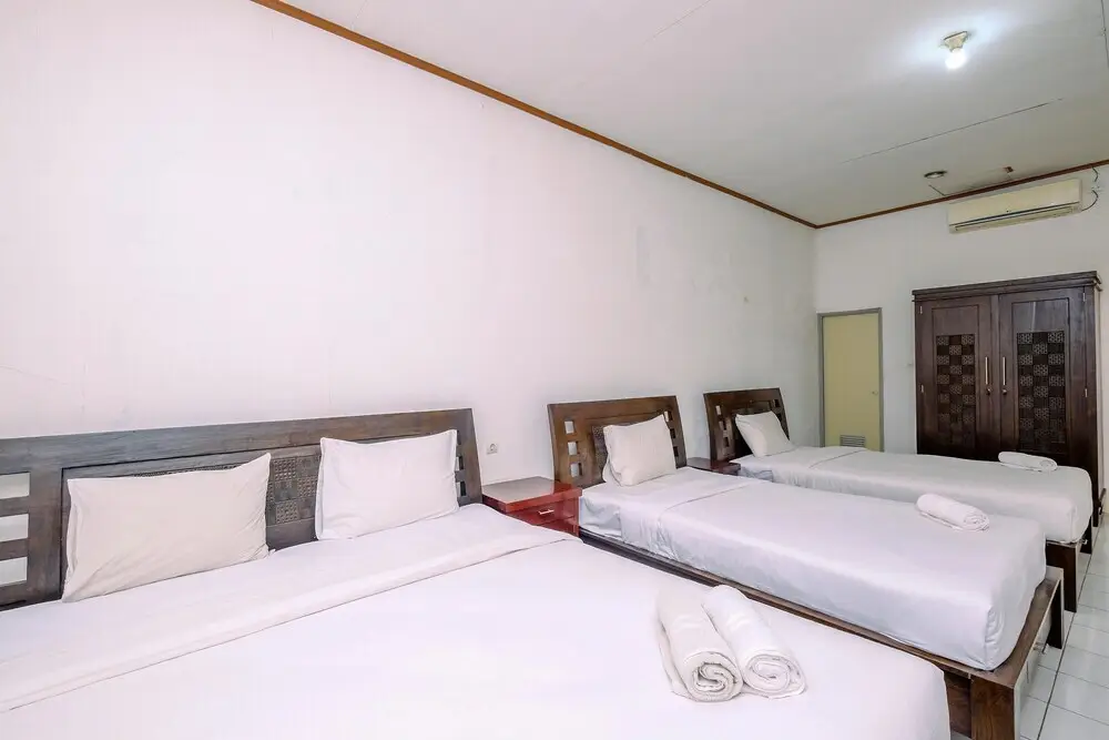 Читарингул: Modern Look Studio At Graha Wishnu Guest House