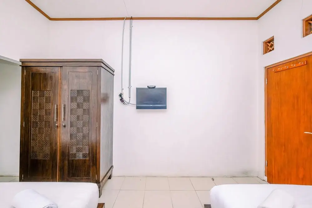 Читарингул: Big And Comfy Studio At Graha Wishnu Guest House