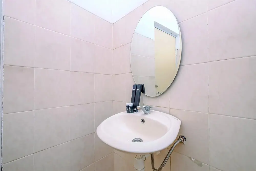 Читарингул: Homey And Simply Studio At Graha Wishnu Guest House