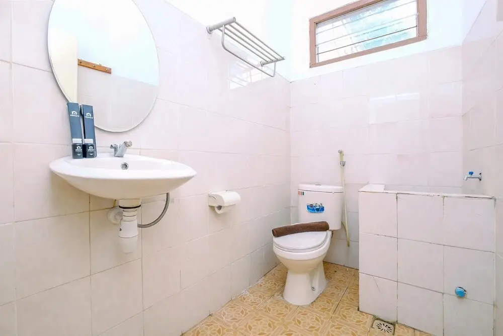 Читарингул: Homey And Simply Studio At Graha Wishnu Guest House