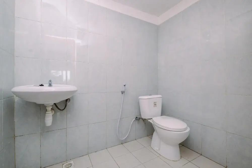 Читарингул: Minimalist Studio Room At Graha Wishnu Guest House