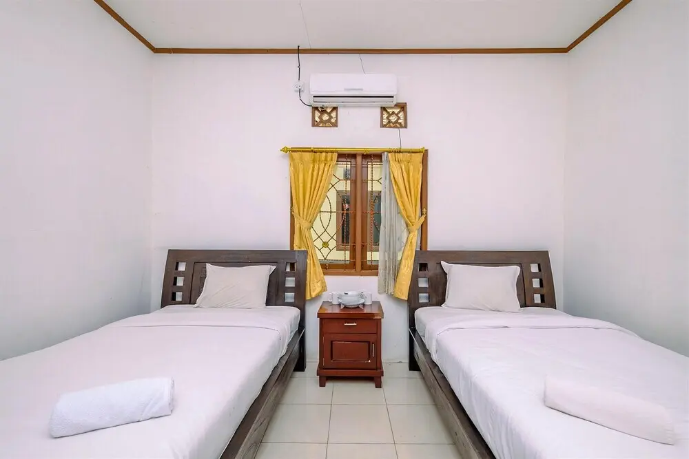 Читарингул: Minimalist Studio Room At Graha Wishnu Guest House