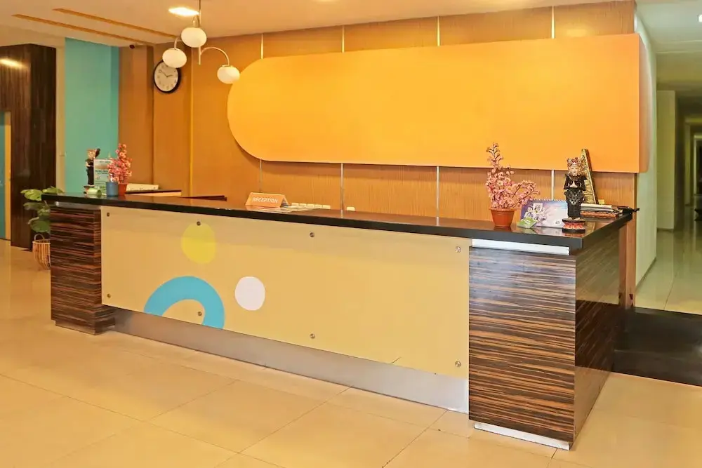 Южный Тангеранг: Super OYO Townhouse OAK Hotel Fiducia Serpong