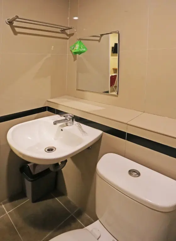 Южный Тангеранг: Super OYO Townhouse OAK Hotel Fiducia Serpong