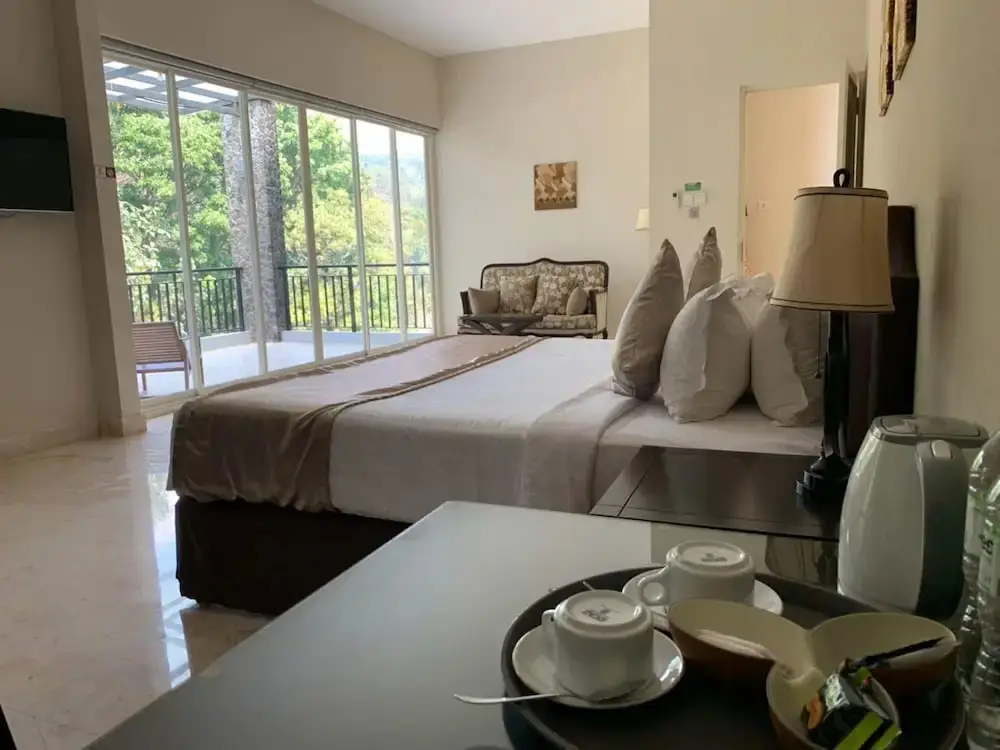 Травас: Arainn Bed And Breakfast Tretes Prigen by ecommerceloka