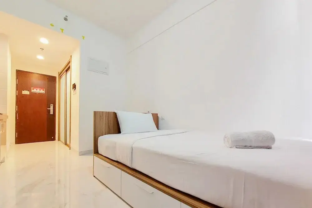 Legok: Homey And Warm Studio Room At Sky House Bsd Apartment