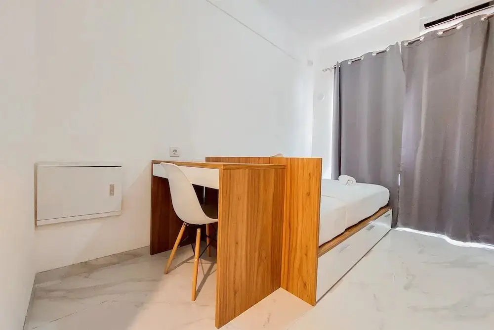 Legok: Homey And Warm Studio Room At Sky House Bsd Apartment