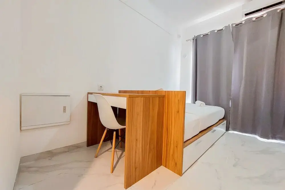Legok: Homey And Warm Studio Room At Sky House Bsd Apartment