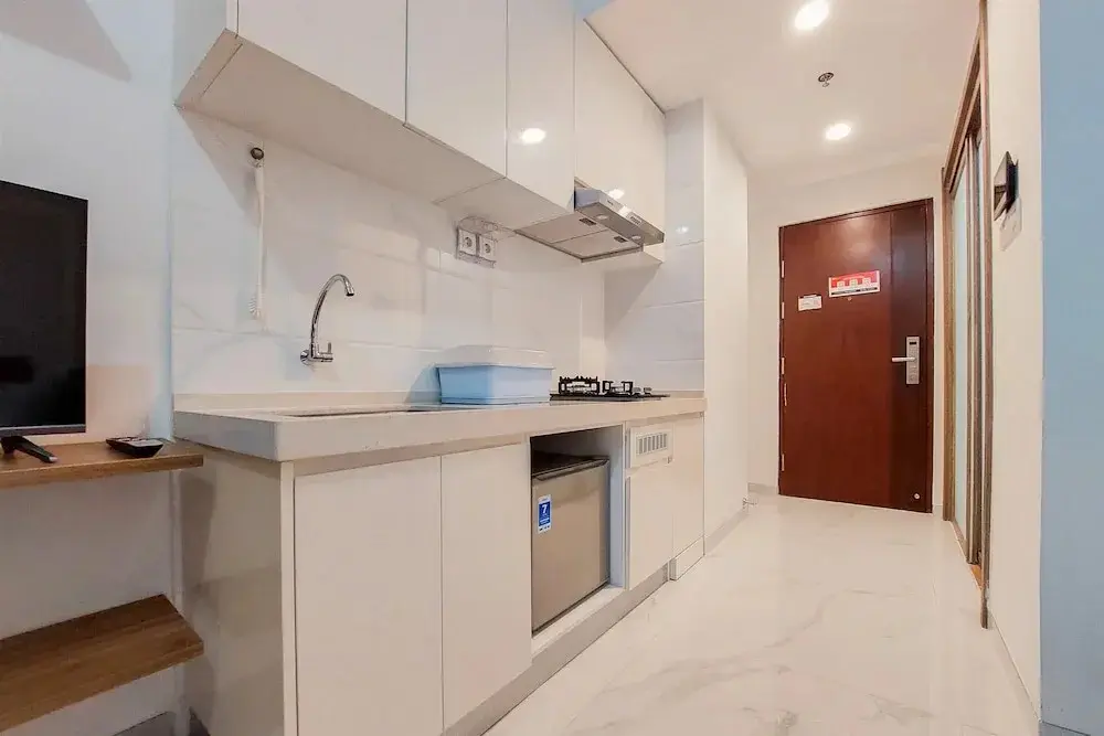 Legok: Homey And Warm Studio Room At Sky House Bsd Apartment