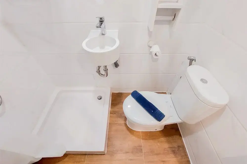 Legok: Homey And Warm Studio Room At Sky House Bsd Apartment